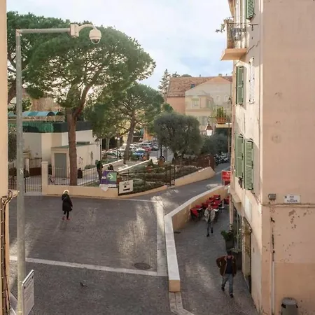 Well Located Flat For 4 In The Heart Of * Cannes